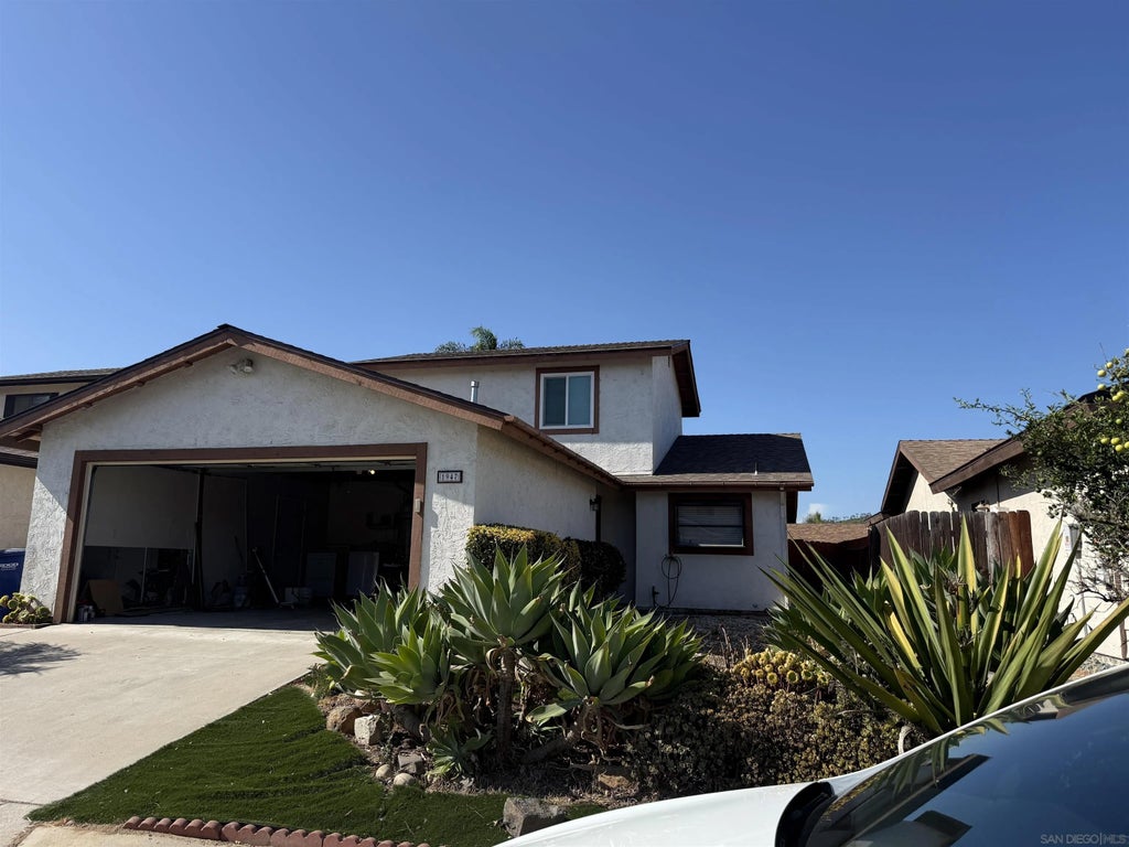 Photo of 1947 Privado Glen, Escondido, CA 92029 (MLS # 260023508)