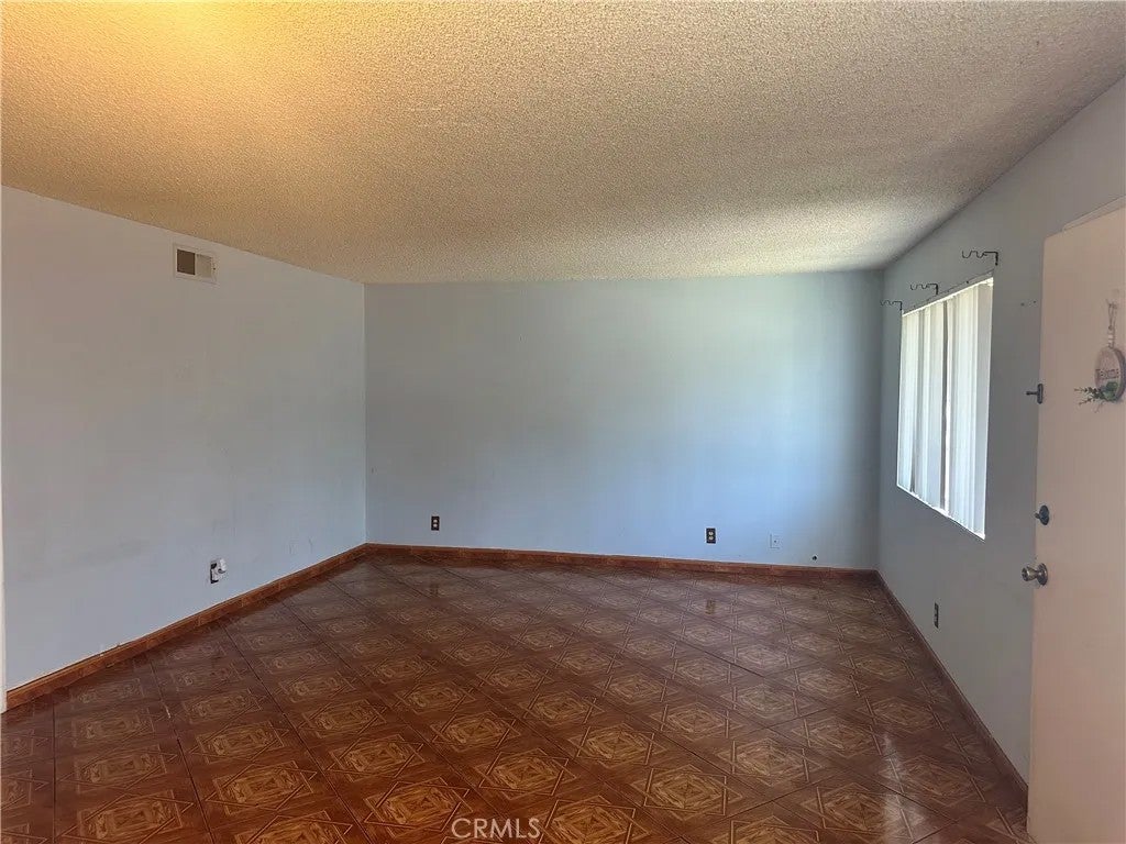 1123 W Sierra Madre 1