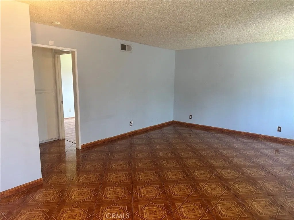 1123 W Sierra Madre 1