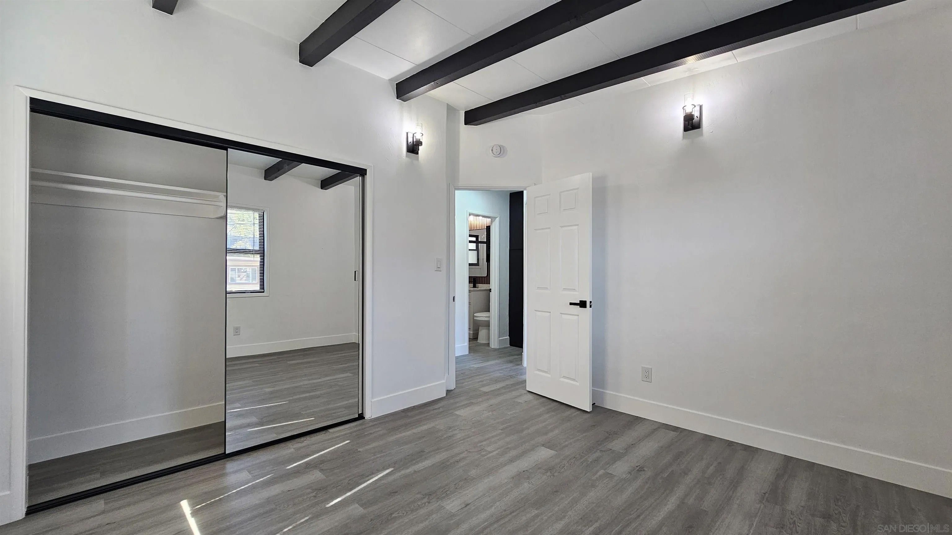 1736 Gateway