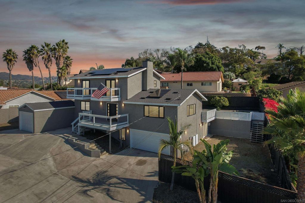 Photo of 2422 Primrose Avenue, Vista, CA 92083 (MLS # 250045100)