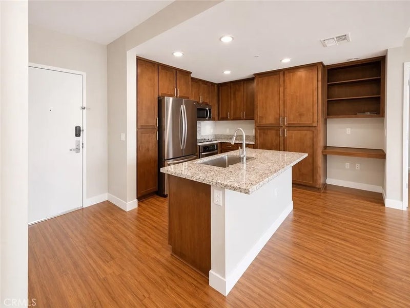 21301 Erwin Street 322