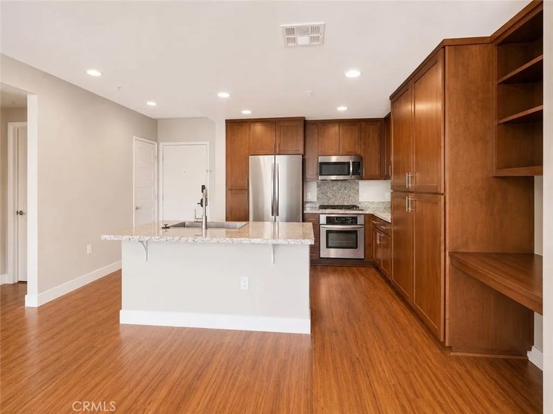 21301 Erwin Street 322
