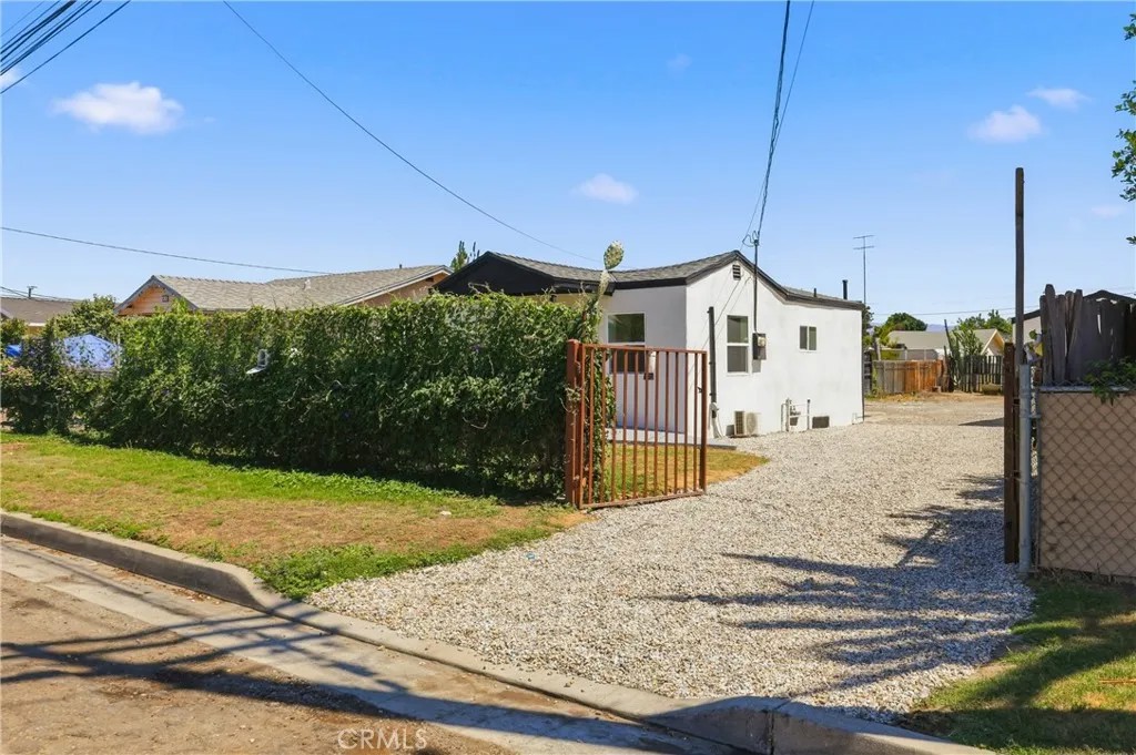 1271 W 13th