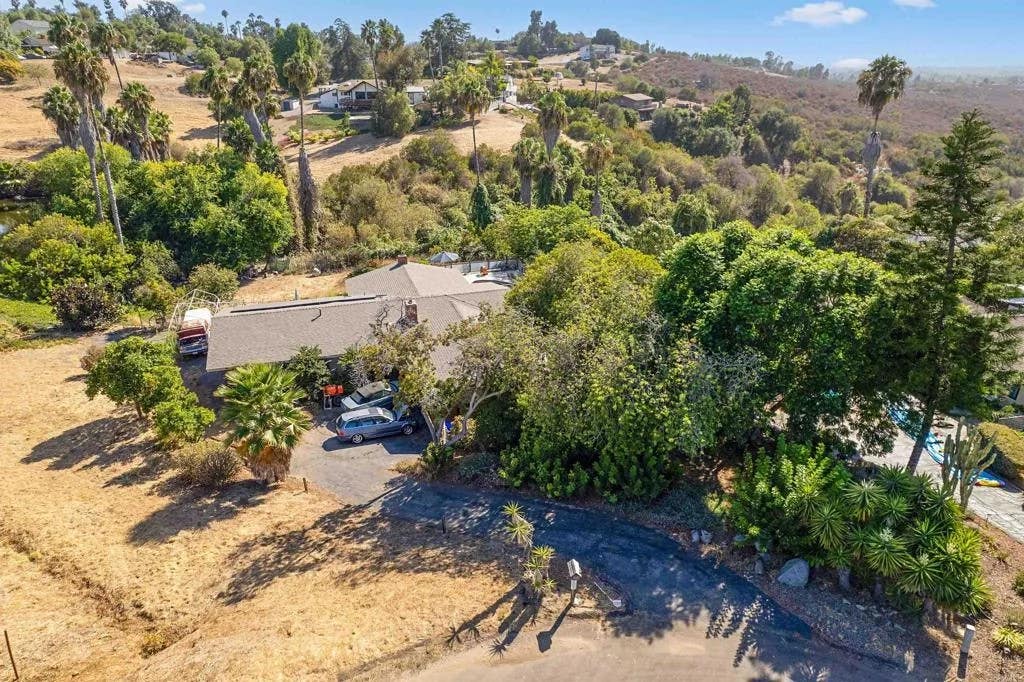 Photo of 609 Roca Place, Vista, CA 92084 (MLS # PTP2605947)