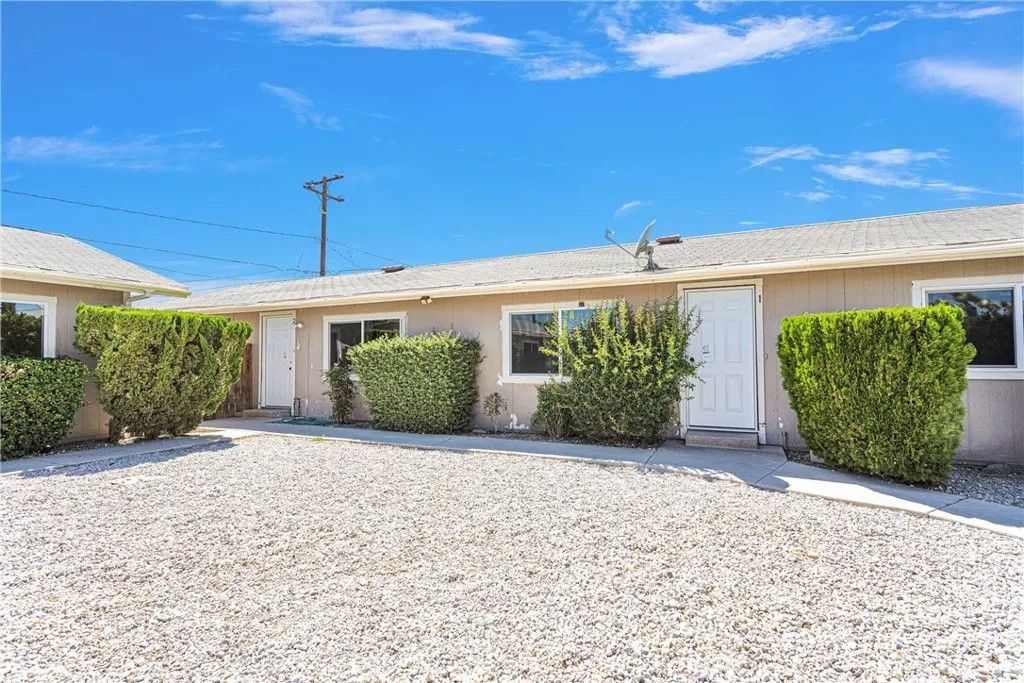 Photo of 20933 Sioux Road #4, Apple Valley, CA 92308 (MLS # IG26060614)