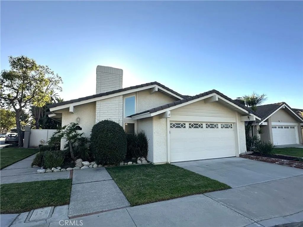 Photo of 1 Rock Springs, Irvine, CA 92604 (MLS # AR26006896)