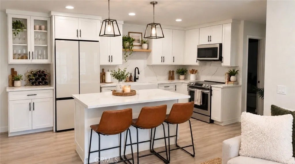 1710 S El Camino Real E106