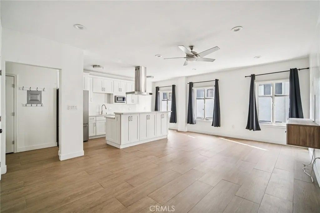 Photo of 140 Linden Ave #356, Long Beach, CA 90802 (MLS # RS26073691)