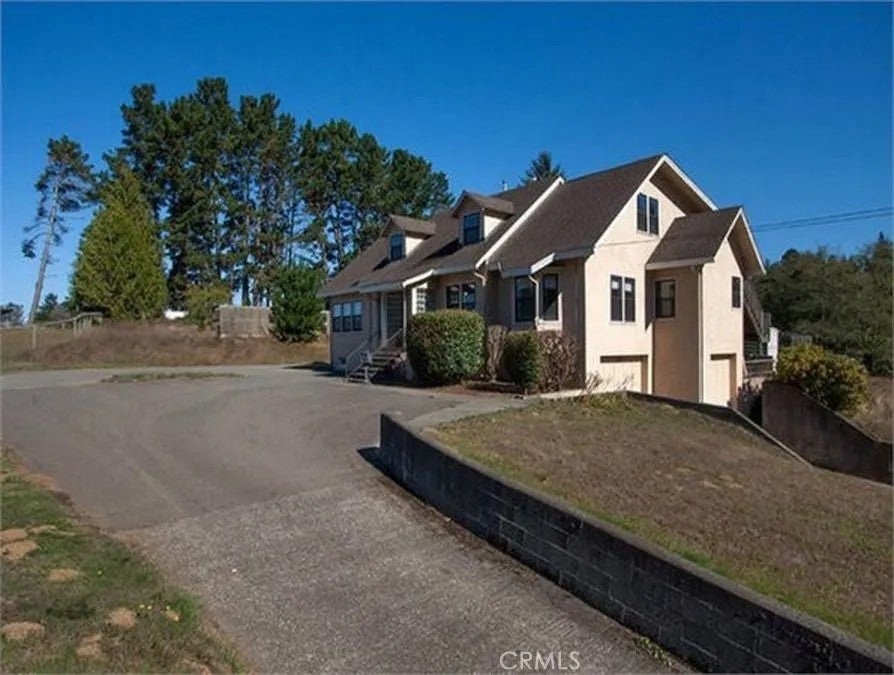 4415 Woods Lane