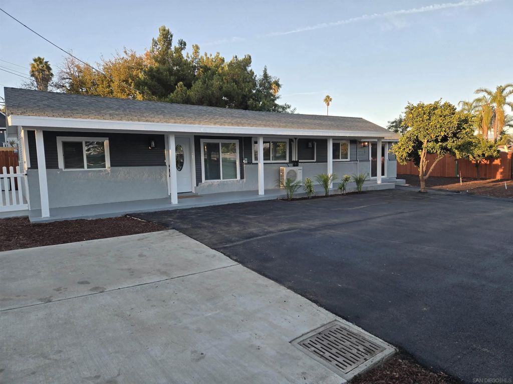 Photo of 940 S Upas St, Escondido, CA 92025 (MLS # 250044706)