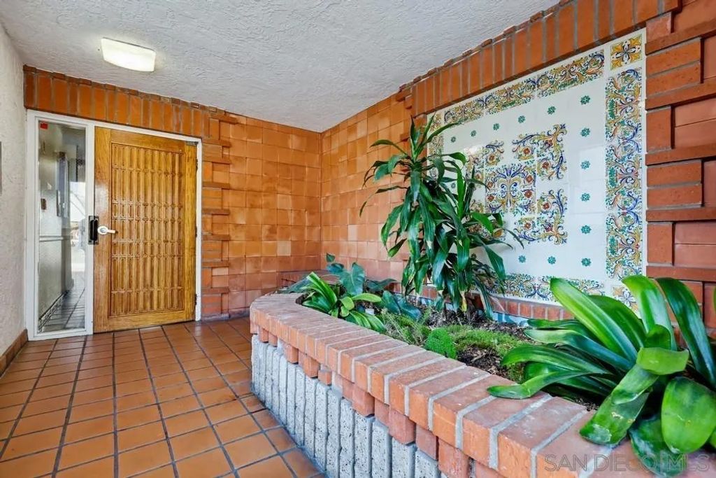 Photo of 8324 Regents Rd #2E, San Diego, CA 92122 (MLS # 260006903)