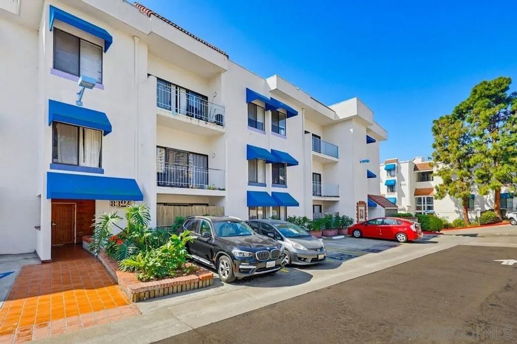 Photo of 8324 Regents Rd #2E, San Diego, CA 92122 (MLS # 260006903)