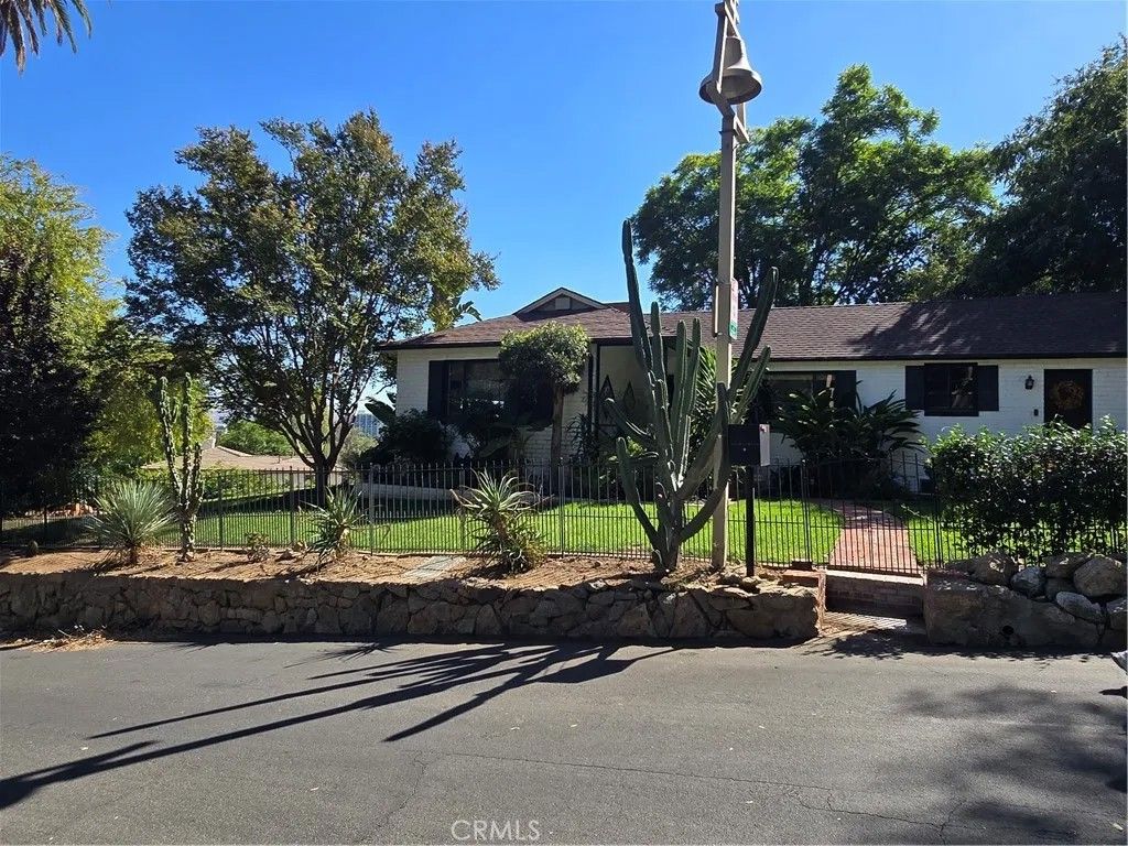 Photo of 4600 9th St, Riverside, CA 92501 (MLS # IV25252329)