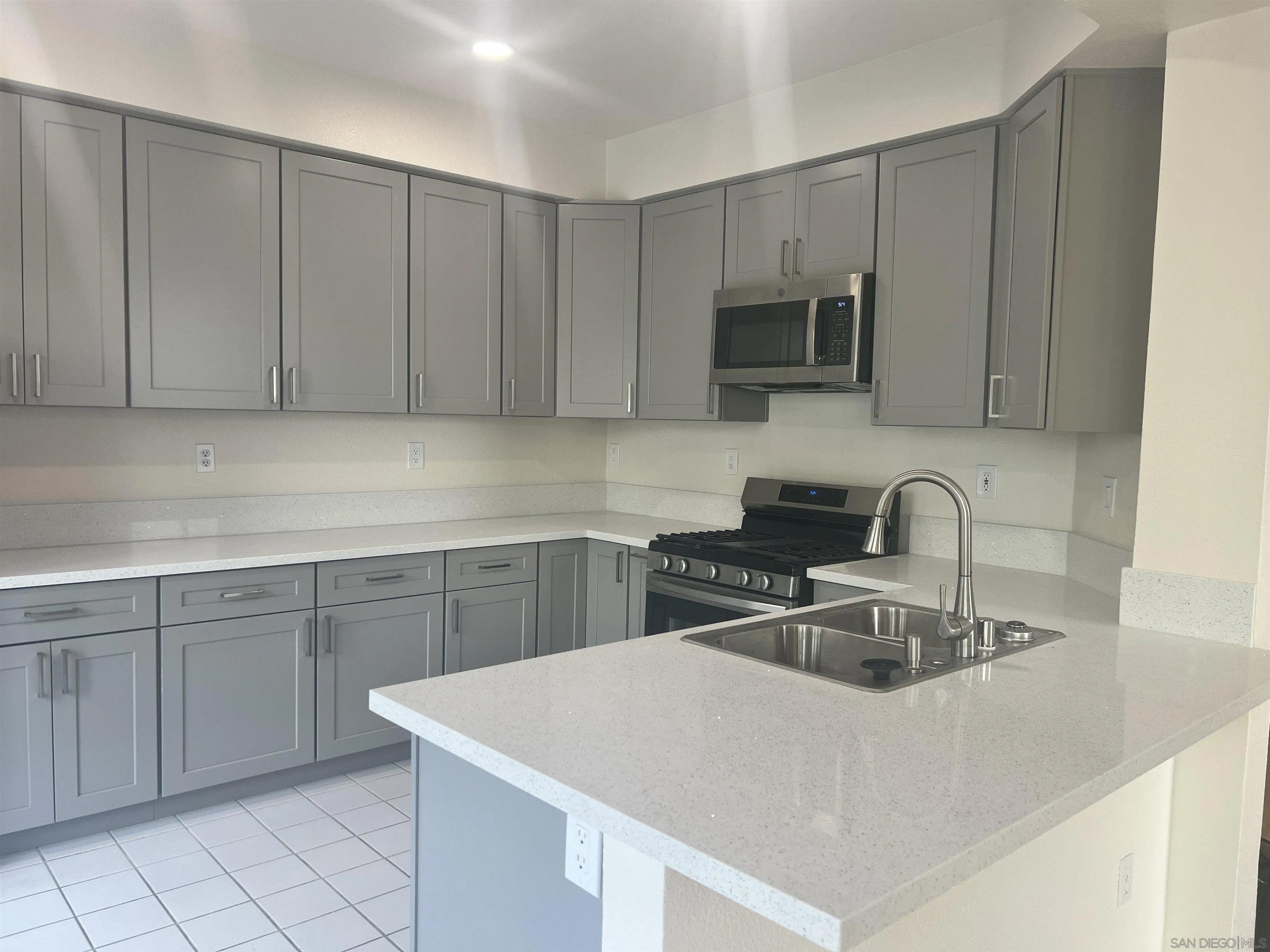 2177 Lago Ventana