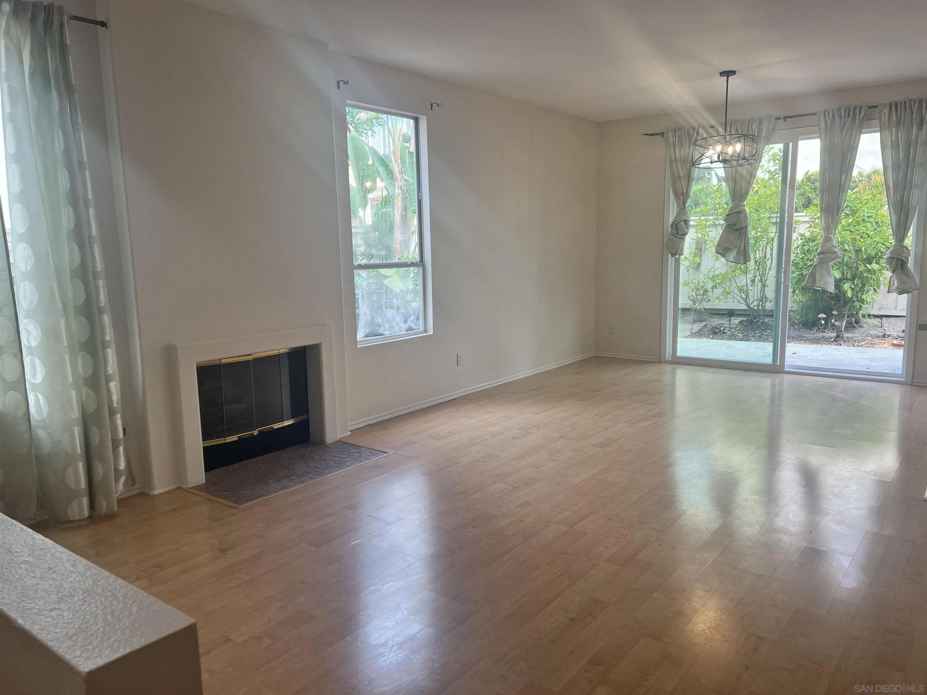 2177 Lago Ventana