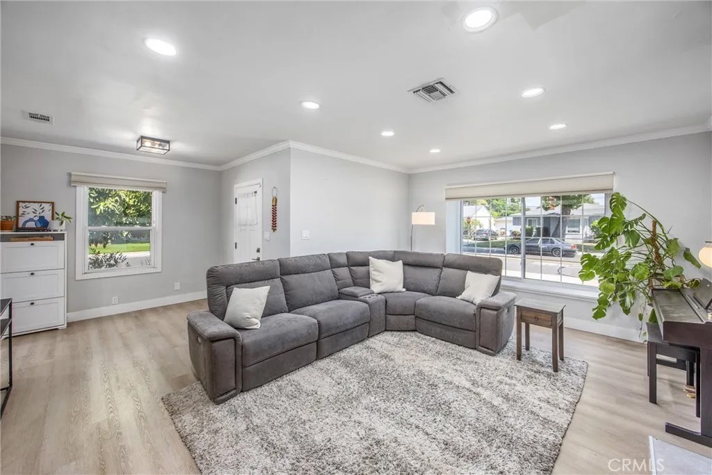 1760 W 9th