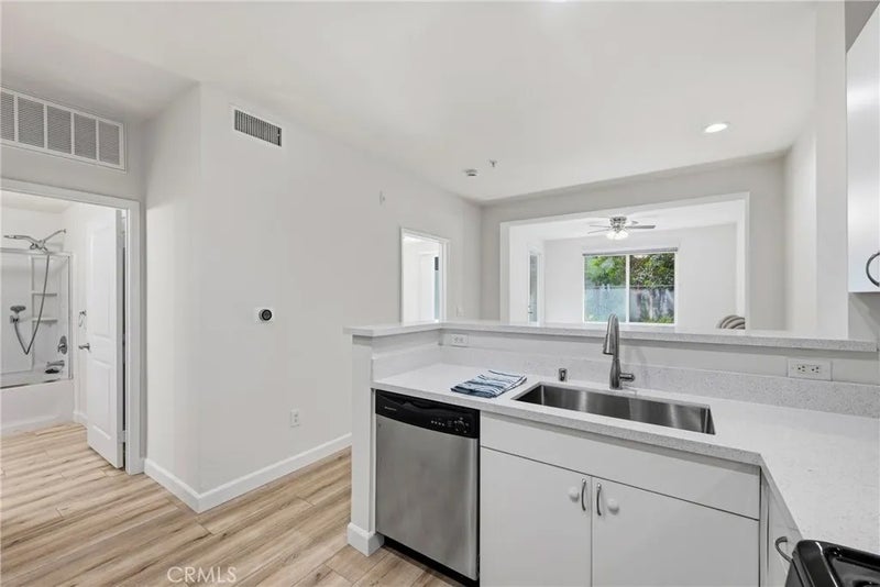 1801 E Katella Avenue 1096