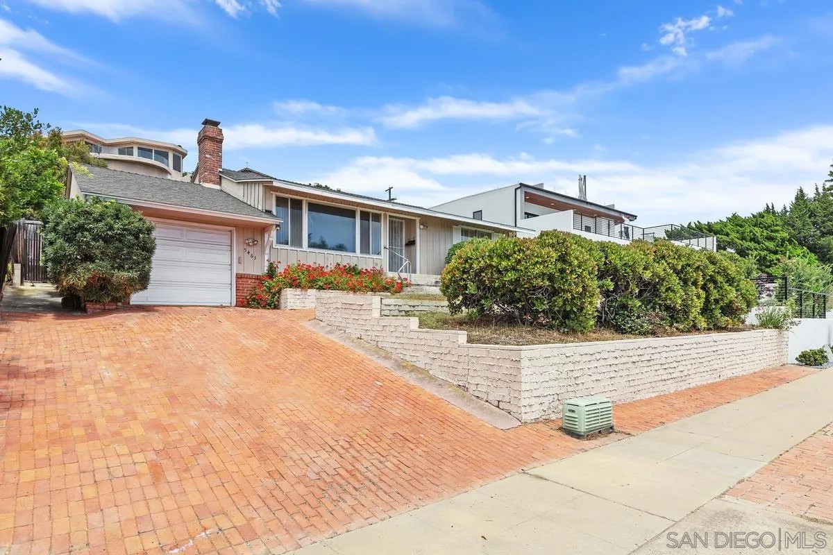 5461 Linda Rosa Ave