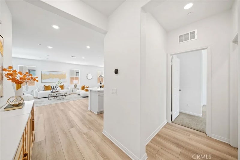 4125 E La Jolla Street