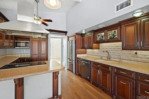 Tiny photo for 5165 Pacifica Drive, San Diego, CA 92109 (MLS # NDP2510643)