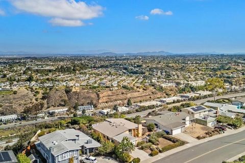Tiny photo for 5165 Pacifica Drive, San Diego, CA 92109 (MLS # NDP2510643)