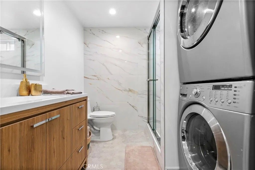 Photo of 6712 Ventura Canyon Avenue, Van Nuys, CA 91401 (MLS # SR26074499)