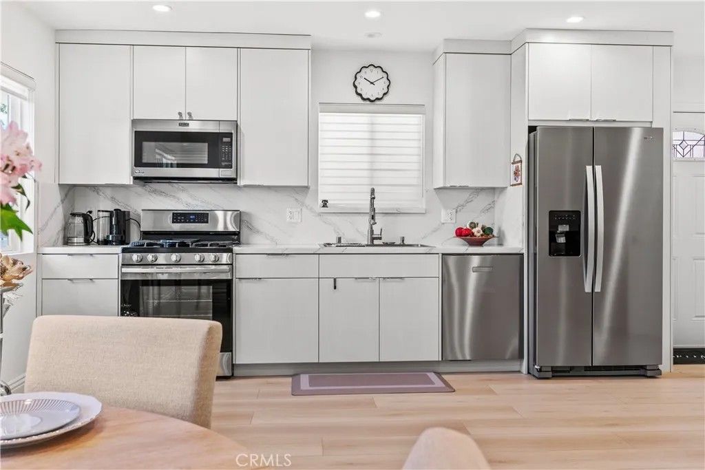 Photo of 6712 Ventura Canyon Avenue, Van Nuys, CA 91401 (MLS # SR26074499)