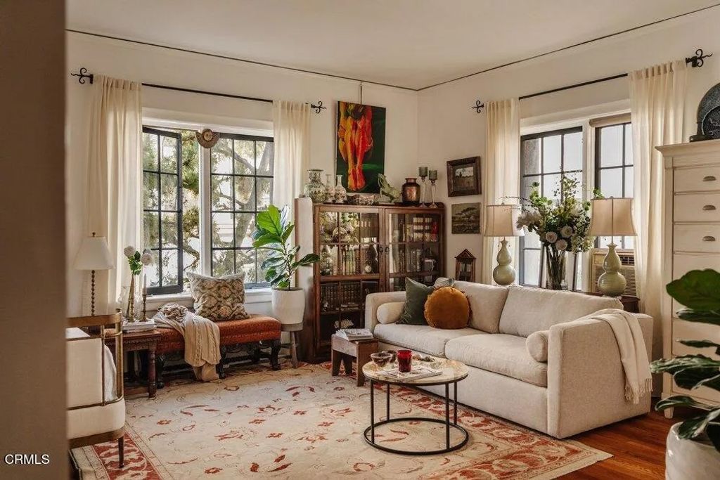 Photo of 85 N Madison Avenue #23, Pasadena, CA 91101 (MLS # P1-26406)