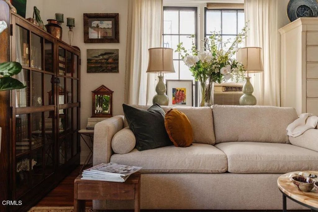 Photo of 85 N Madison Avenue #23, Pasadena, CA 91101 (MLS # P1-26406)