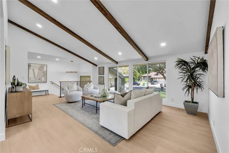 3114 S Rene