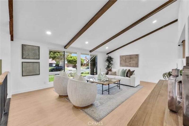 3114 S Rene