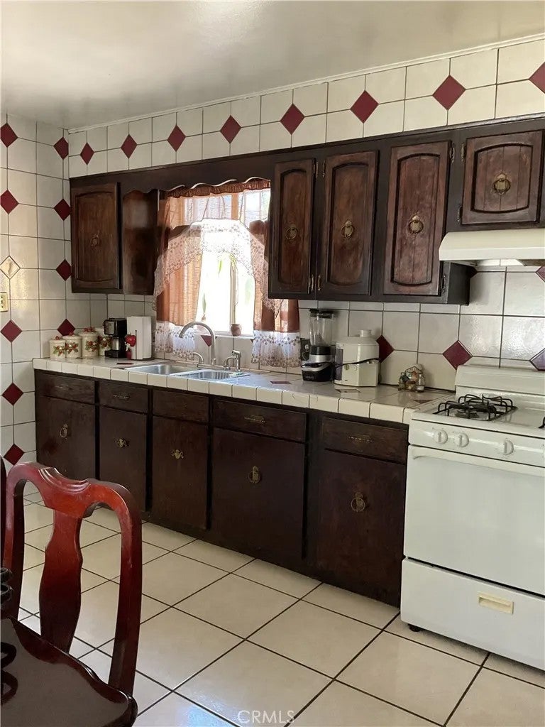 2454 W 7th Street