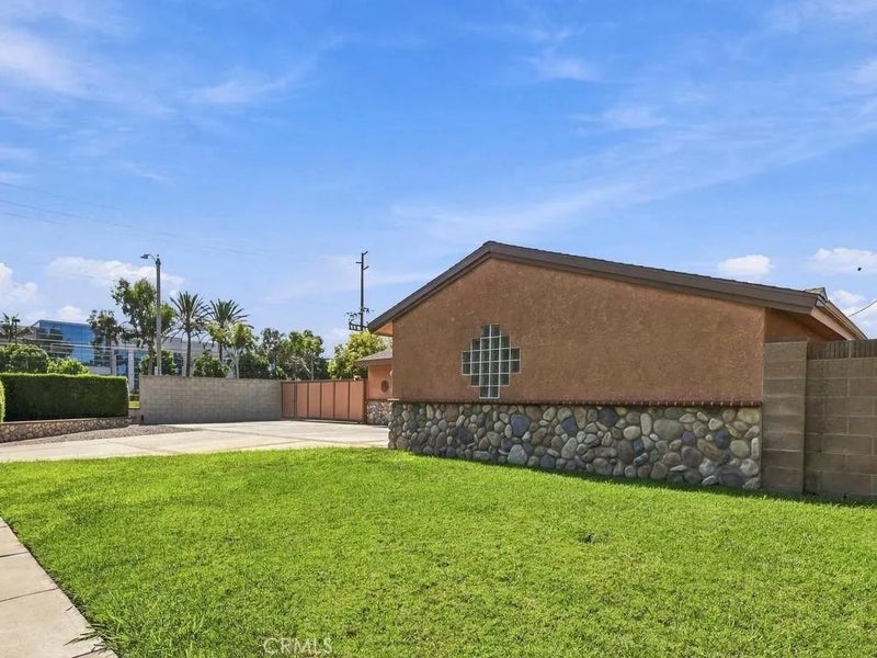 10471 Saint Alban Street