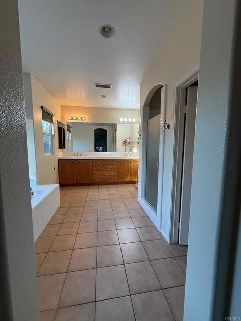 Tiny photo for 175 Double Eagle Gln, Escondido, CA 92026 (MLS # PTP2508150)