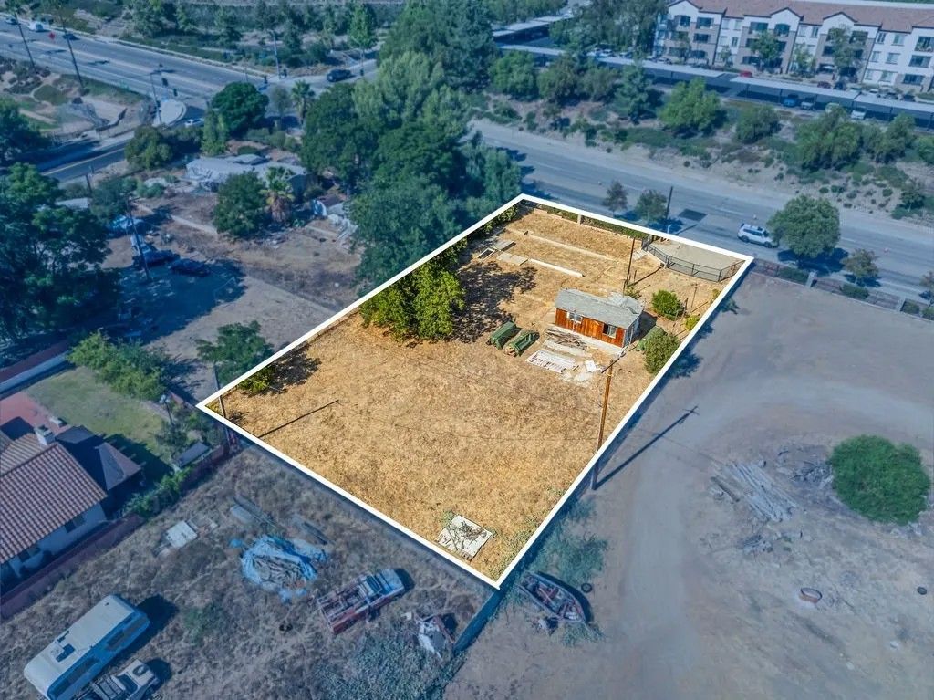 Photo of 24409 Jefferson Ave, Murrieta, CA 92562 (MLS # SW25207288)