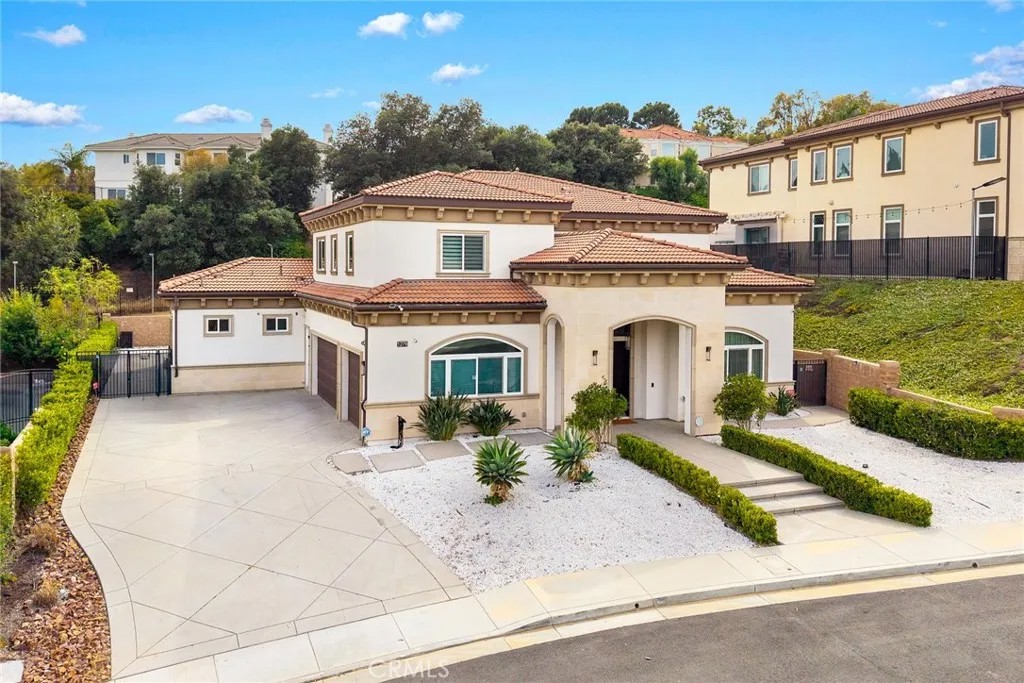 1279 Waterbrook Circle