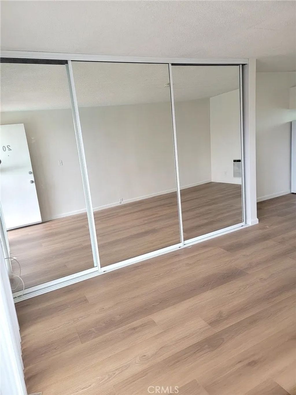 Photo of 617 Illinois Court #20, El Segundo, CA 90245 (MLS # SR26078005)