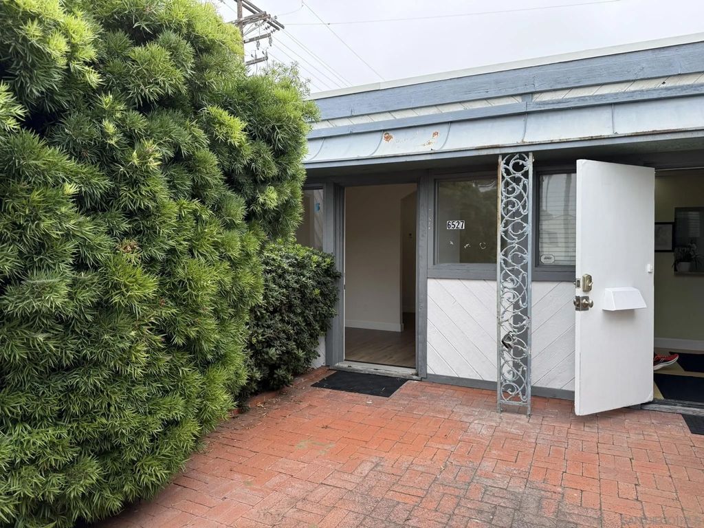 Photo of 6527 La Jolla Blvd, La Jolla, CA 92037 (MLS # 250033249)