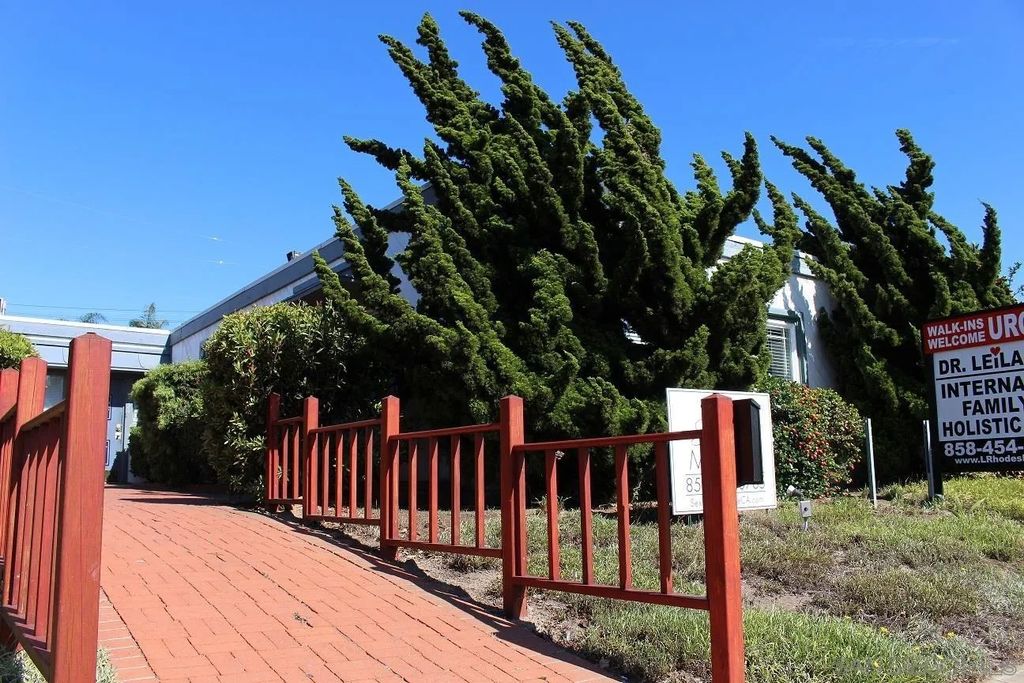 Photo of 6527 La Jolla Blvd, La Jolla, CA 92037 (MLS # 250033249)