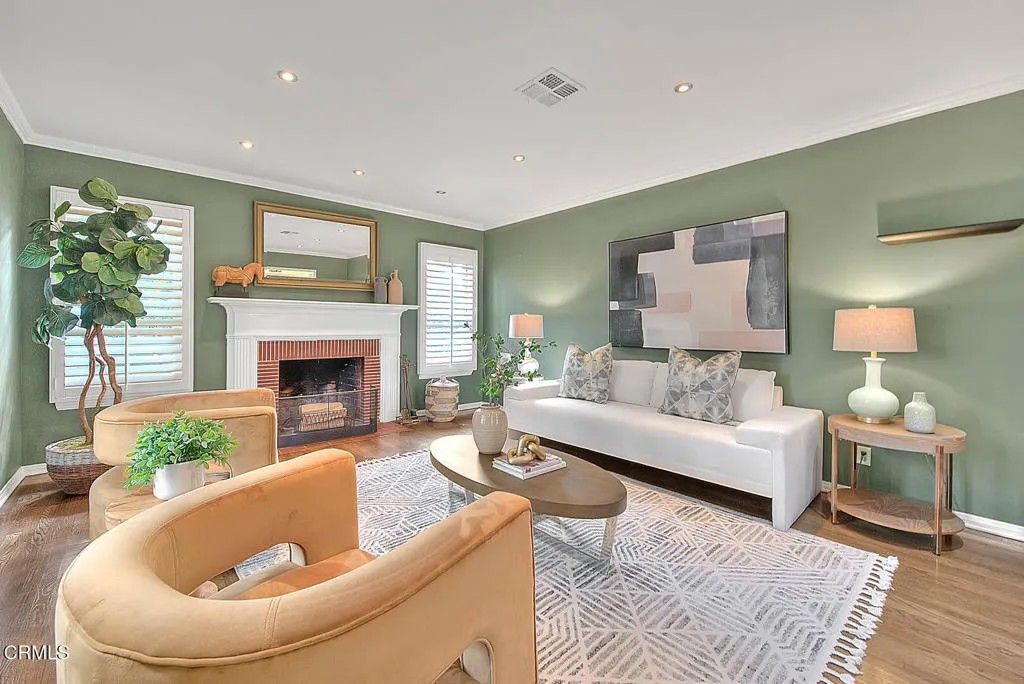 Photo of 2569 Allen Avenue, Altadena, CA 91001 (MLS # P1-25599)