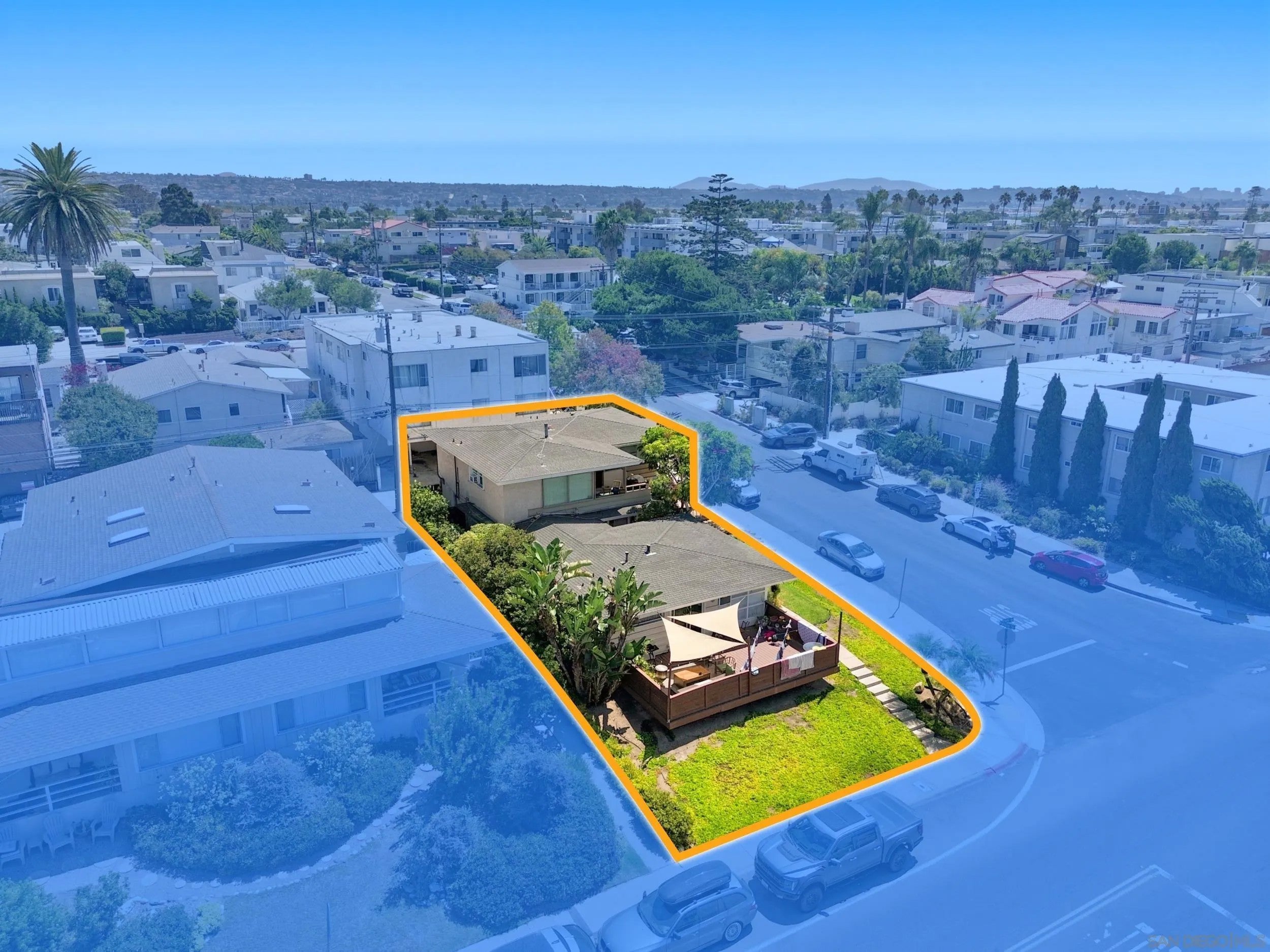 4001-4005 Riviera Drive
