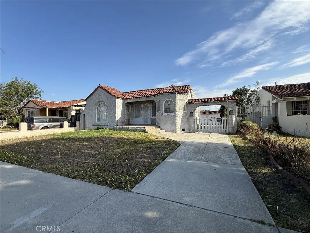 2211 W 79th Street
