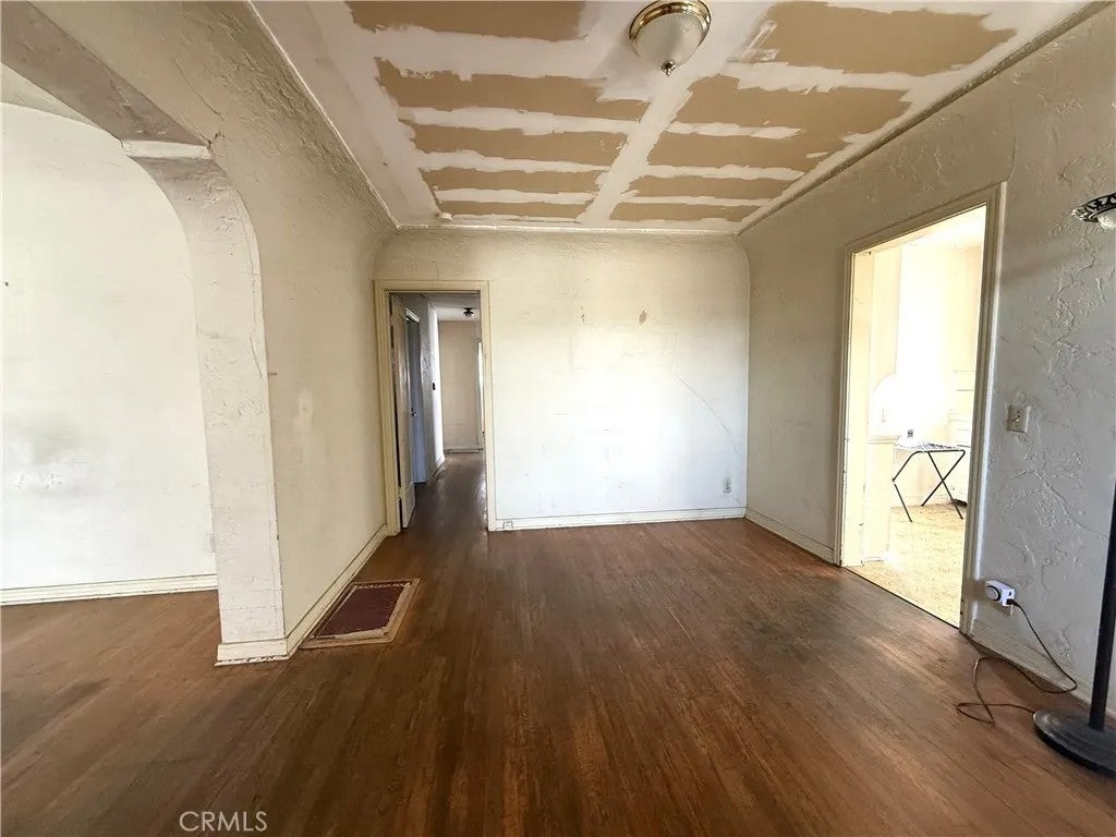 2211 W 79th Street