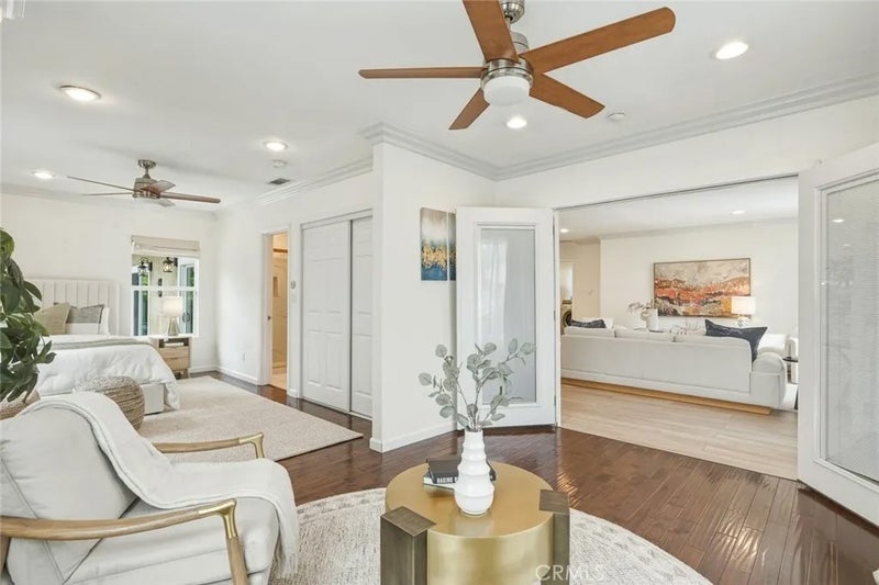 218 E Haven