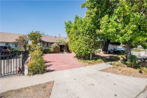 Tiny photo for 8101 Allott Street, Panorama City, CA 91402 (MLS # SR25223419)