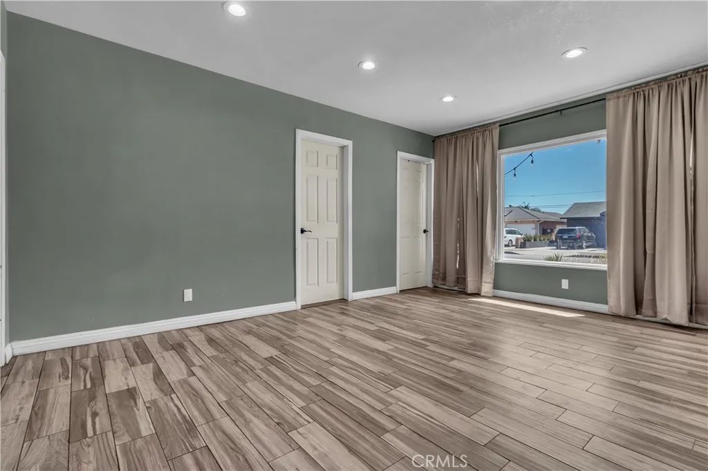 13302 Volunteer Avenue