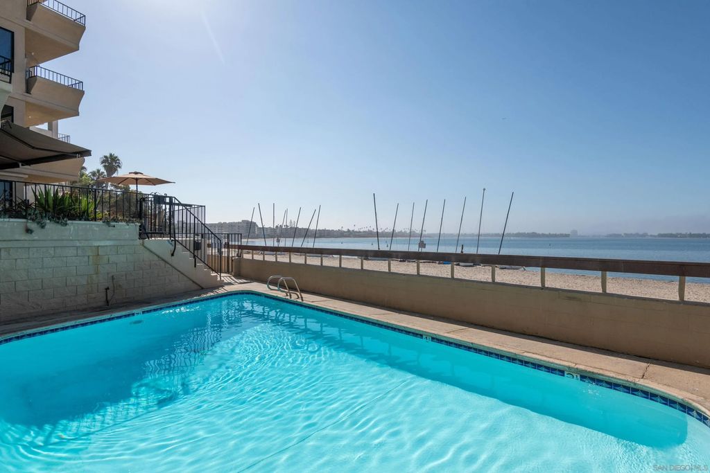 Photo of 1235 Parker Pl #2B, San Diego, CA 92109 (MLS # 260009936)