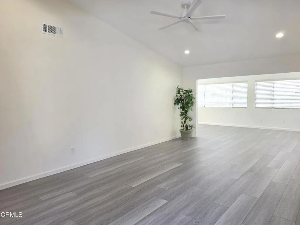 44174 Village 44