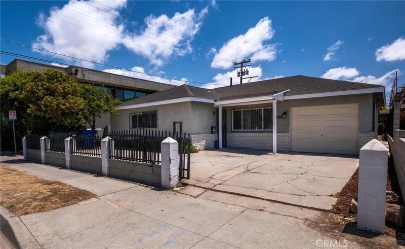 3128 W 147th
